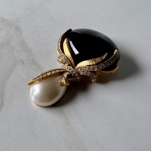 Vintage Designer Oscar de la Renta Black Glass Pearl Facet Crystal Dangle Brooch - Picture 2 of 14